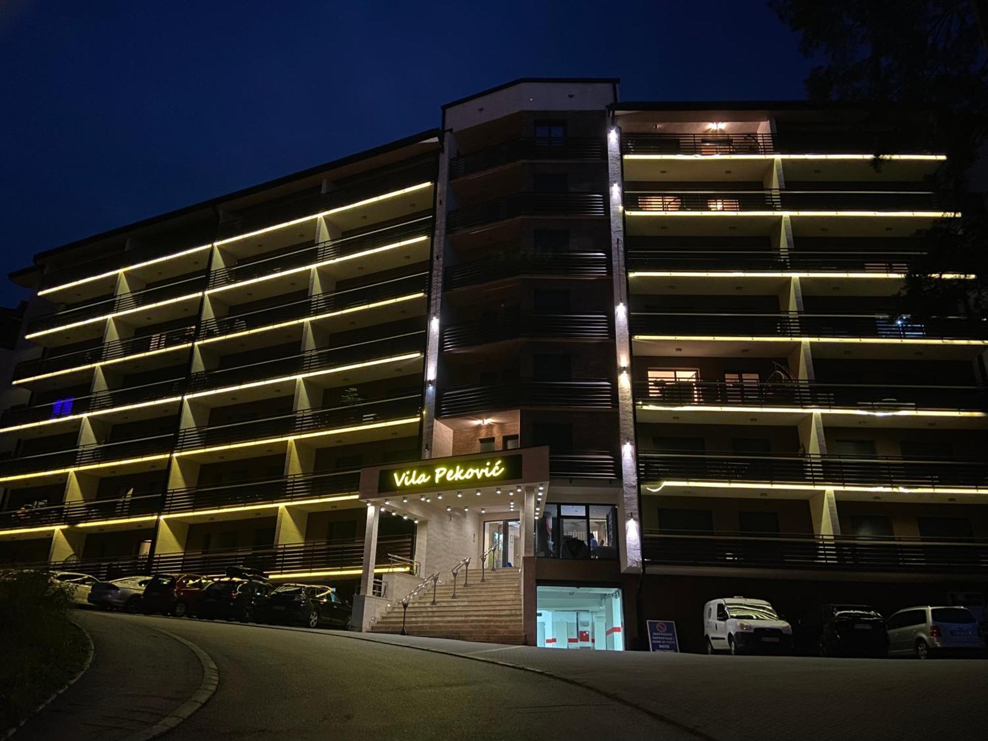 Pino Bianco 1 - Pekovic Apartment *